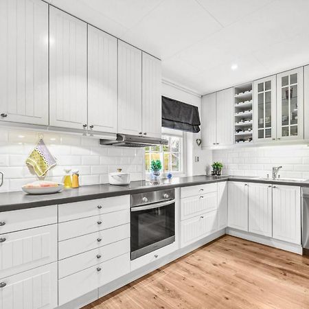 Private Room In Shared Apartment Тронхейм Екстериор снимка
